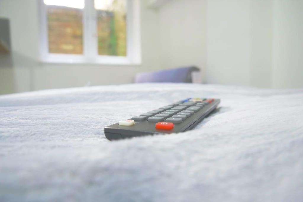 Discover Your Cozy Haven A Perfect Studio Getaway Лимингтон Экстерьер фото